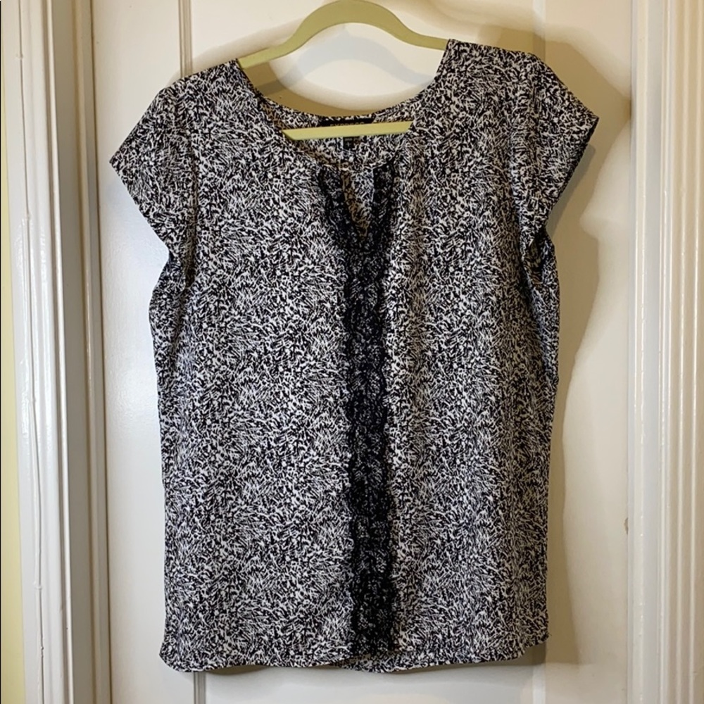 Black & White cap sleeve blouse